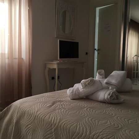 Bed and Breakfast La Corte Del Re Borbone Caserta Zewnętrze zdjęcie