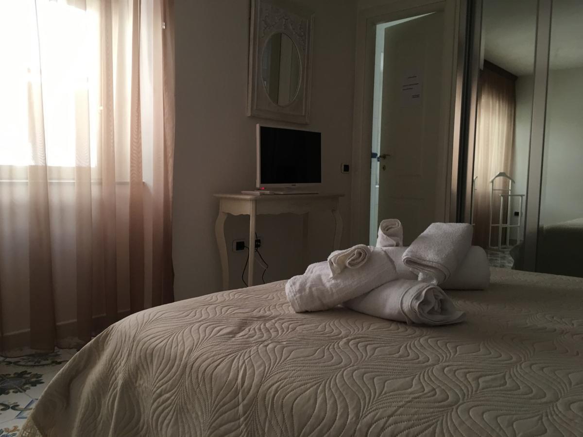 Bed and Breakfast La Corte Del Re Borbone Caserta Zewnętrze zdjęcie